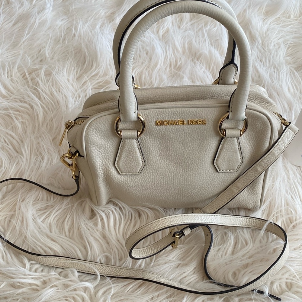MICHAEL KORS genuine leather crossbody bag